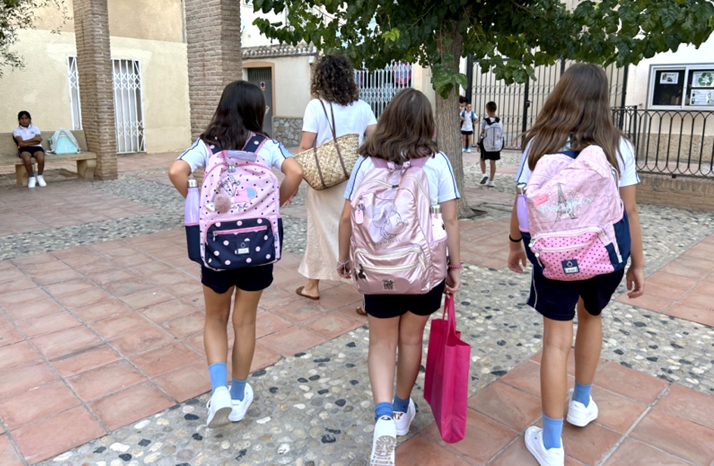 Los escolares de Infantil y Primaria vuelven al cole